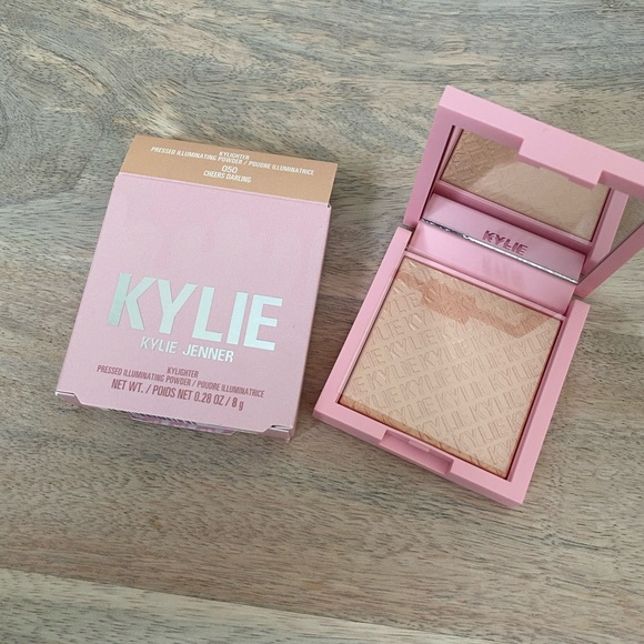 NEW KYLIE COSMETICS “CHEERS DARLING” KYLIGHTER PRESSED ILLUMINATING POWDER